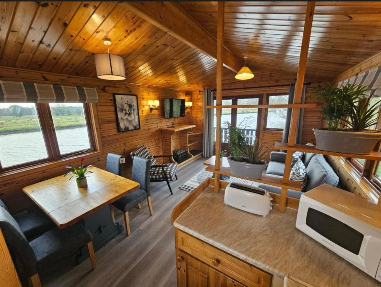 Hickling Broads Lodge Houseboat Stalham Luaran gambar